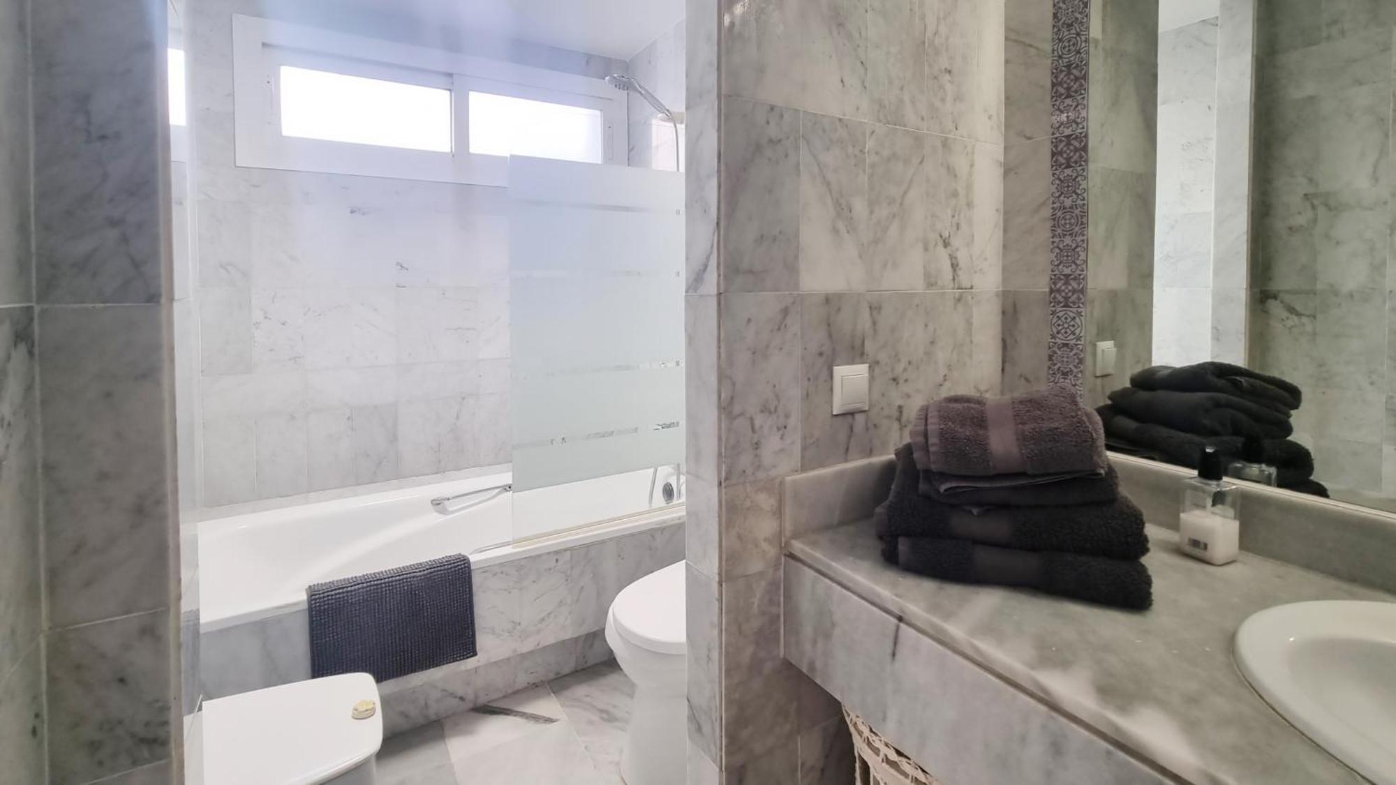 4 Bed House With Pool Walk To Puerto Banus Fast Internet Villa Marbella Eksteriør billede